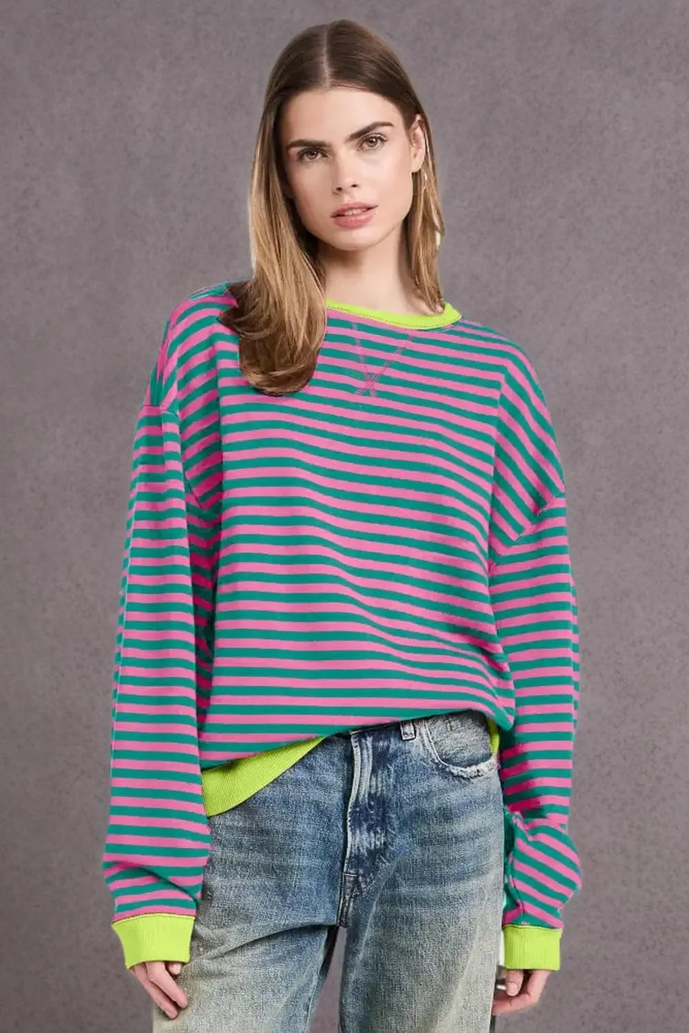 AlvaQ Womens Oversized Sweatshirt 2024 Casual Crewneck Long Sleeve Colorblock Striped Pullover Tunic Tops Outfits